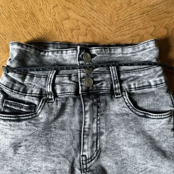 Refuge 1 IBIZA 3 button denim Jean shorts girls/teens size XS/CS - Picture 5 of 7